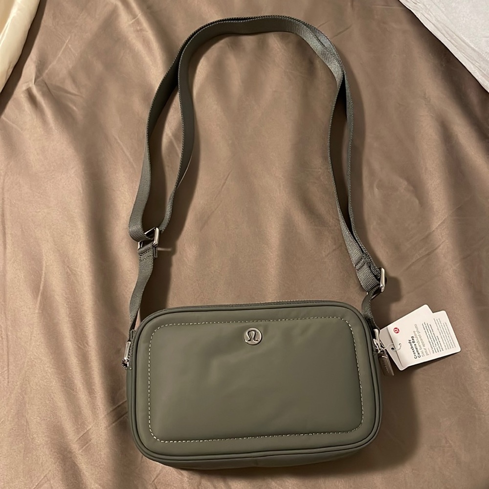 Lululemon crossbody camera bag Grey sage